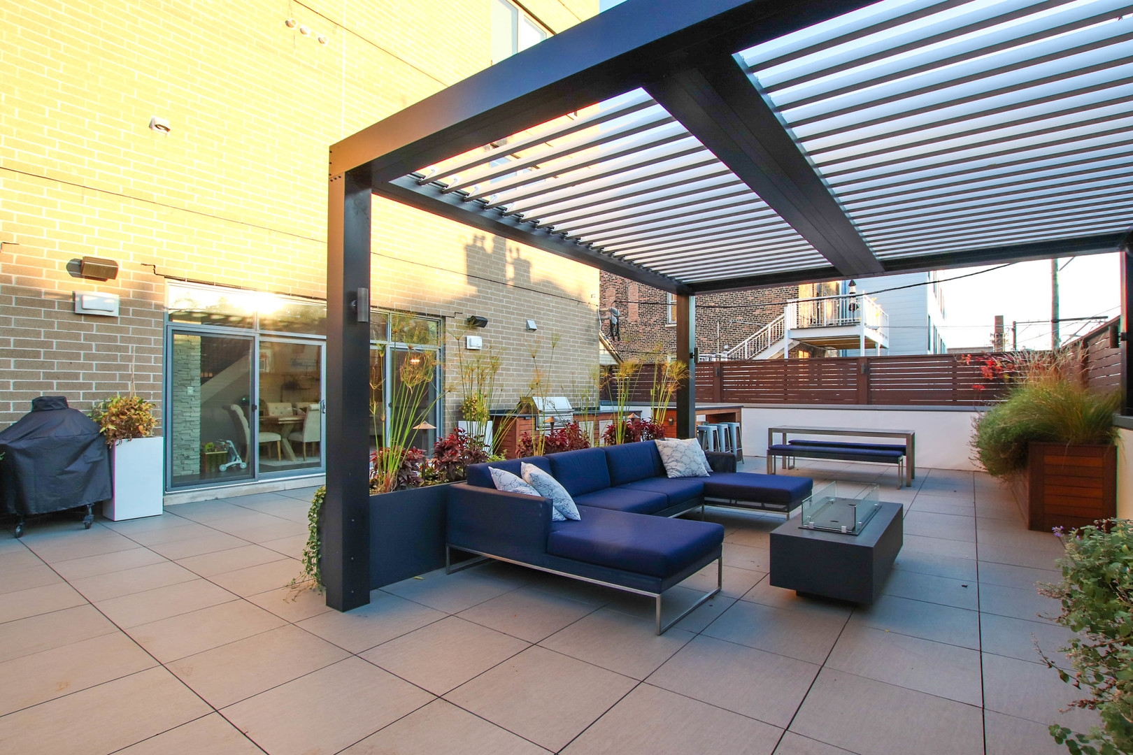 1108 N ASHLAND Avenue Unit: 3