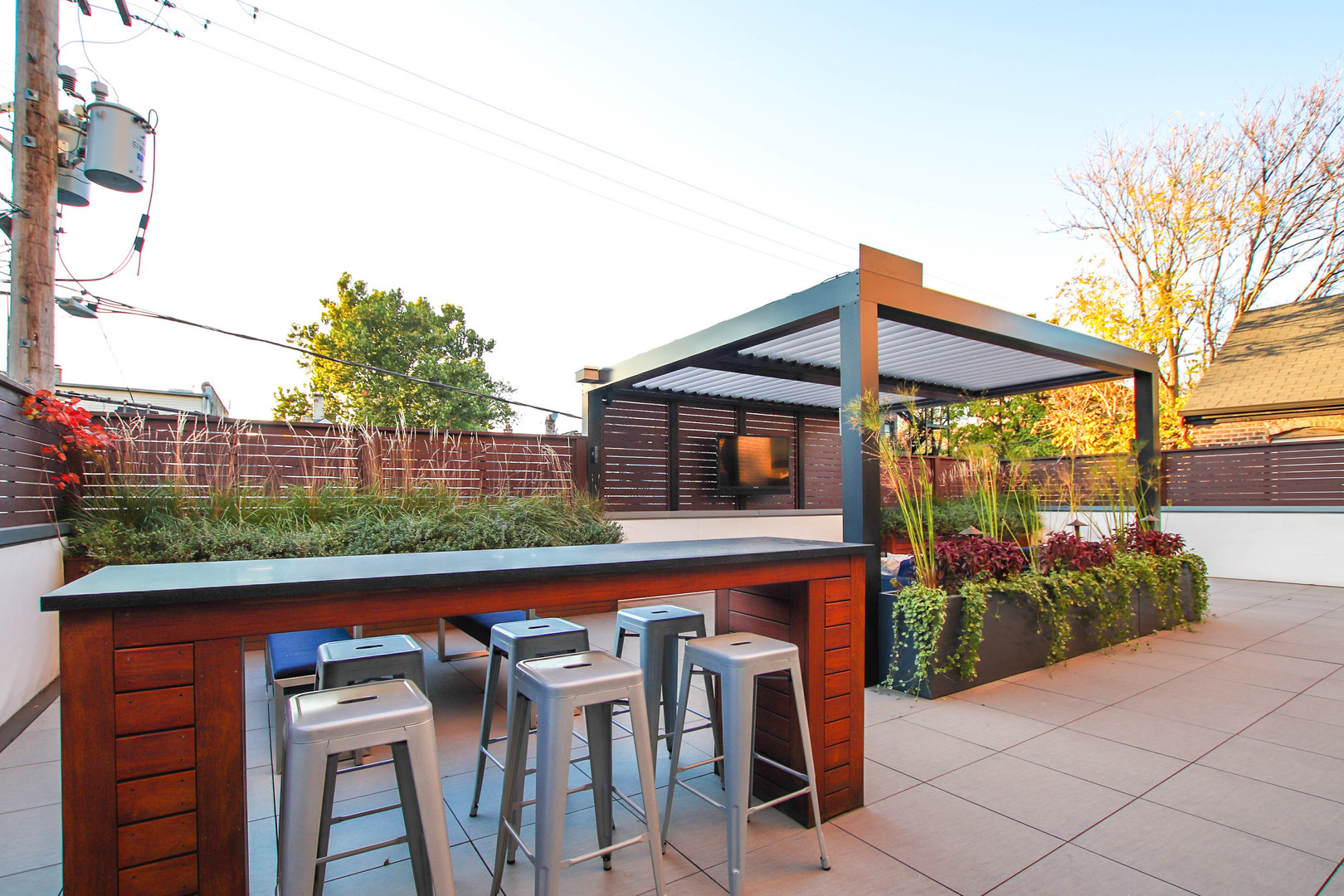 1108 N ASHLAND Avenue Unit: 3