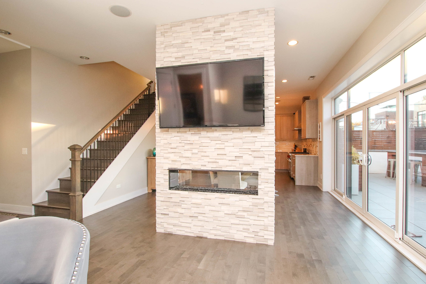 1108 N ASHLAND Avenue Unit: 3