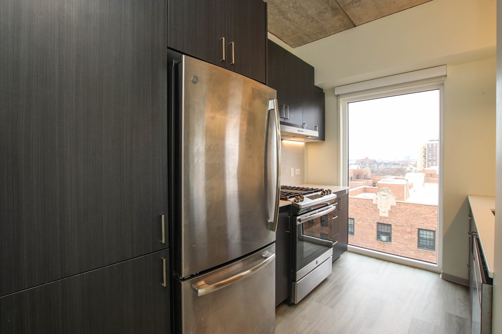 343 W Schiller Street Unit: 701