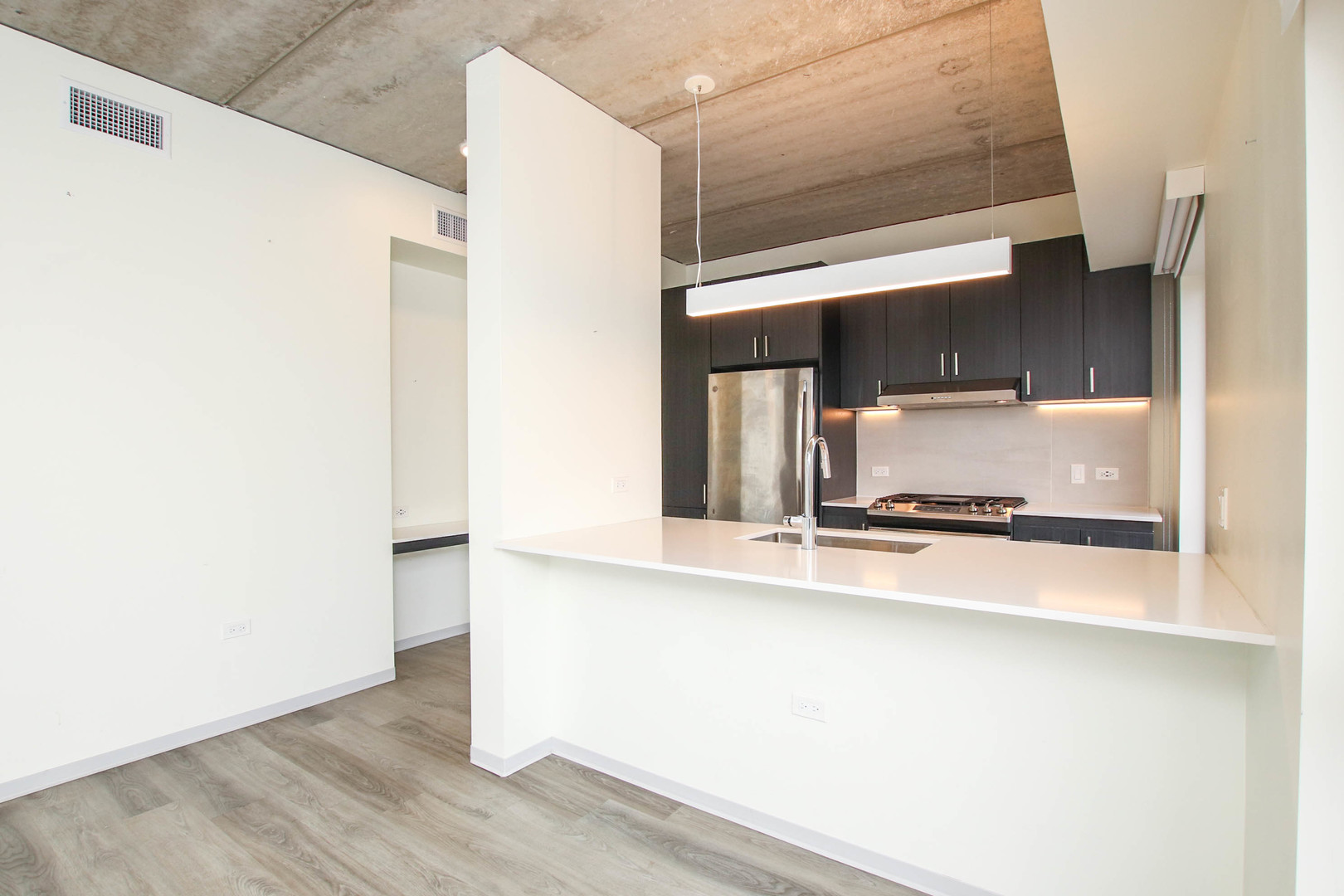 343 W Schiller Street Unit: 701