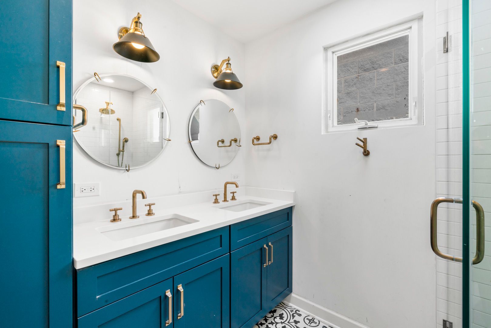 3738 N Monticello Avenue