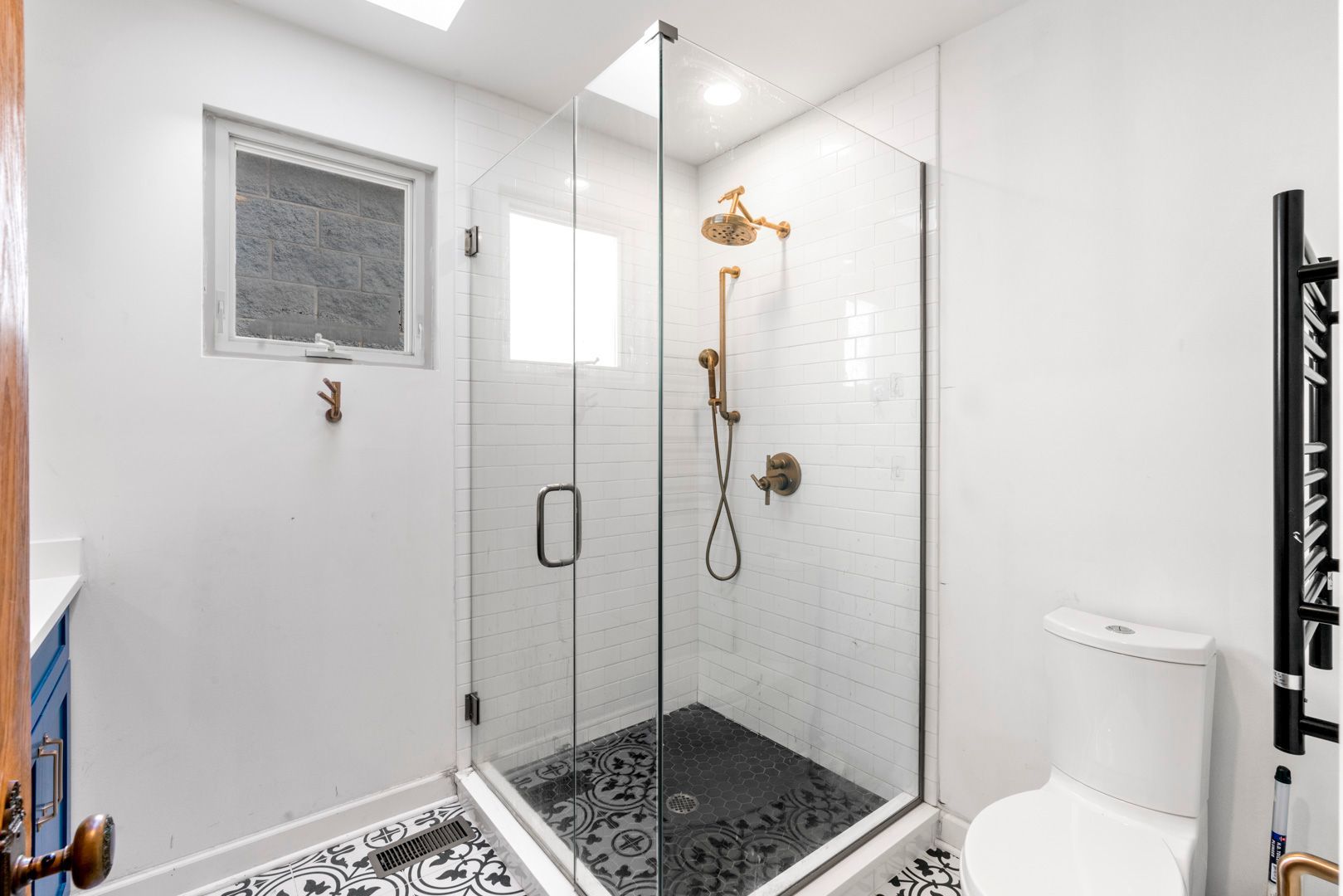 3738 N Monticello Avenue