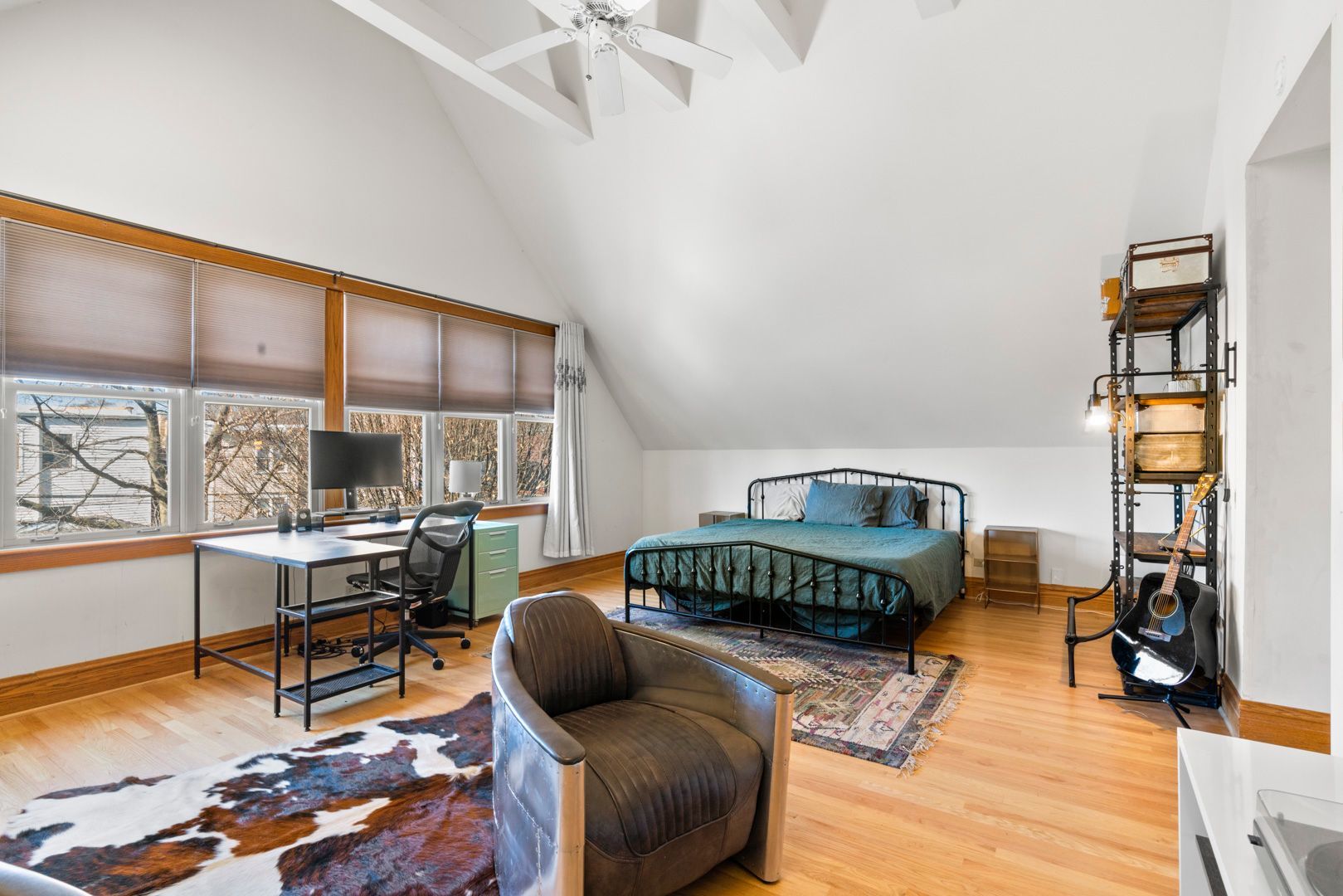 3738 N Monticello Avenue