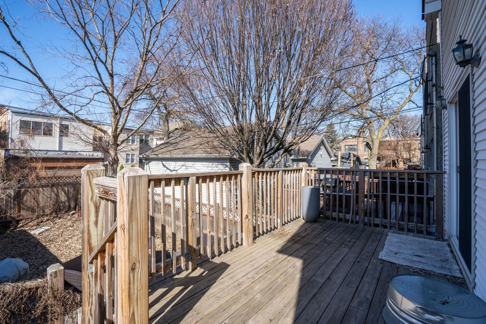 3738 N Monticello Avenue