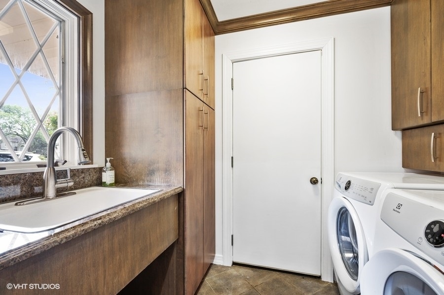 2602 Greenleaf Avenue