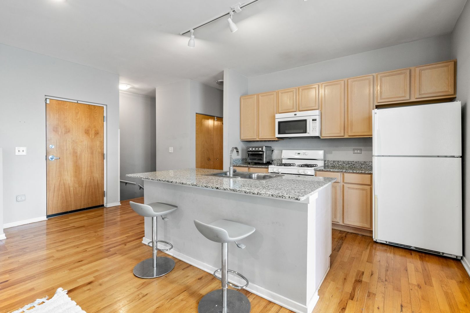 1808 S Michigan Avenue Unit: 34