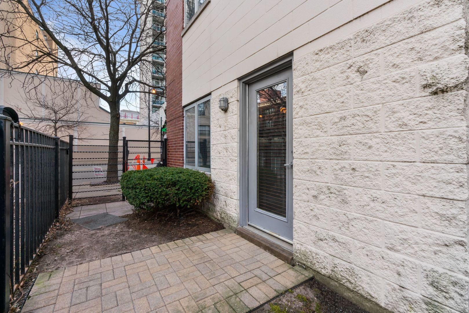 1808 S Michigan Avenue Unit: 34