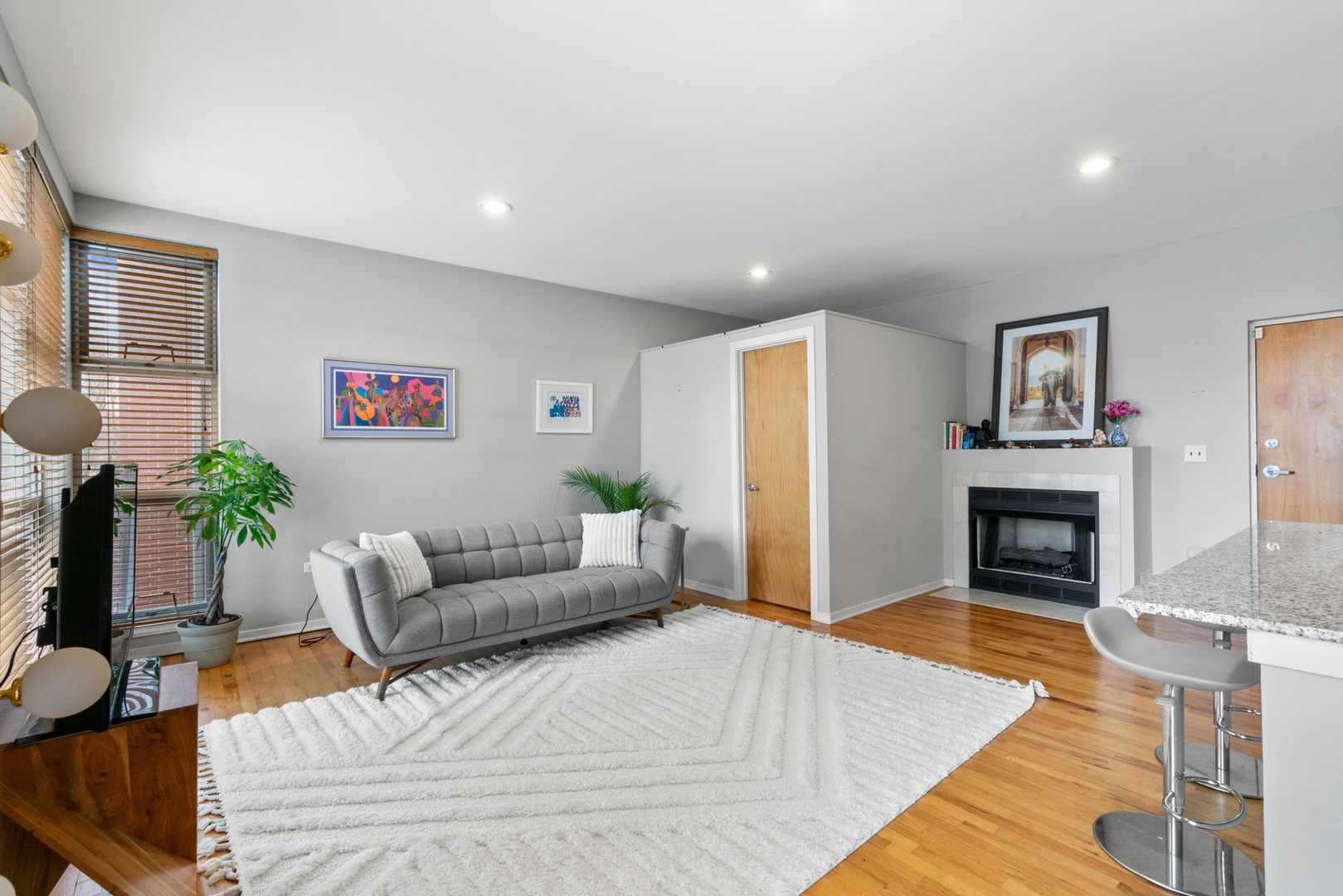 1808 S Michigan Avenue Unit: 34