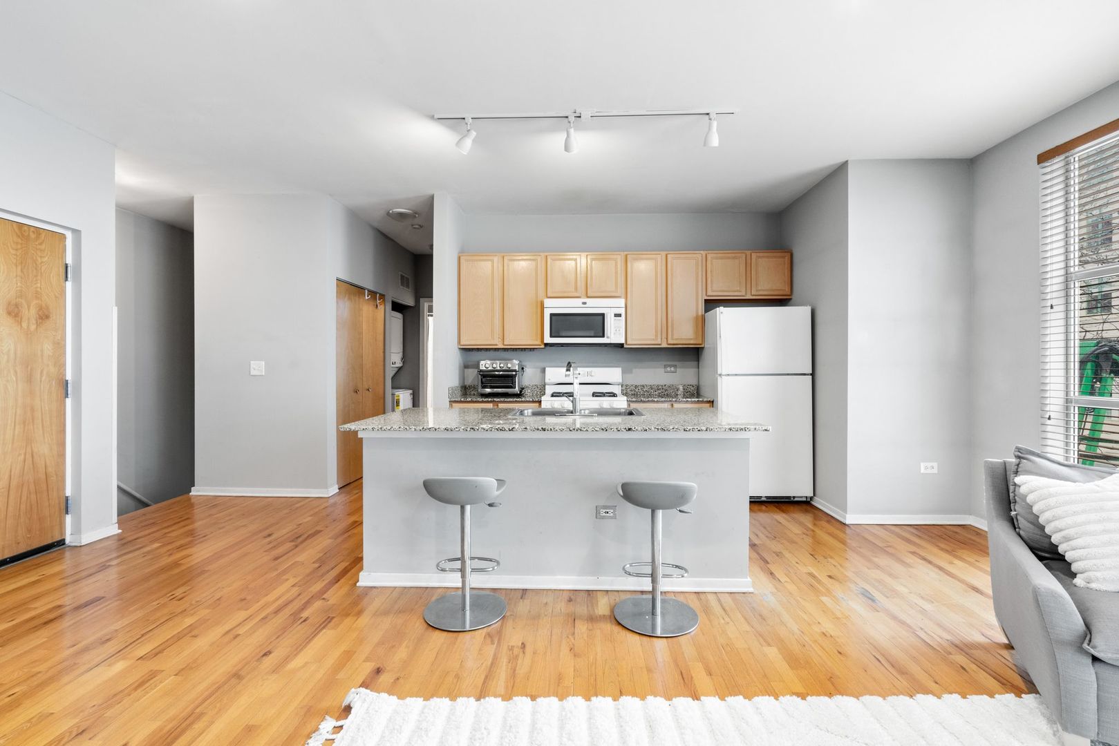 1808 S Michigan Avenue Unit: 34