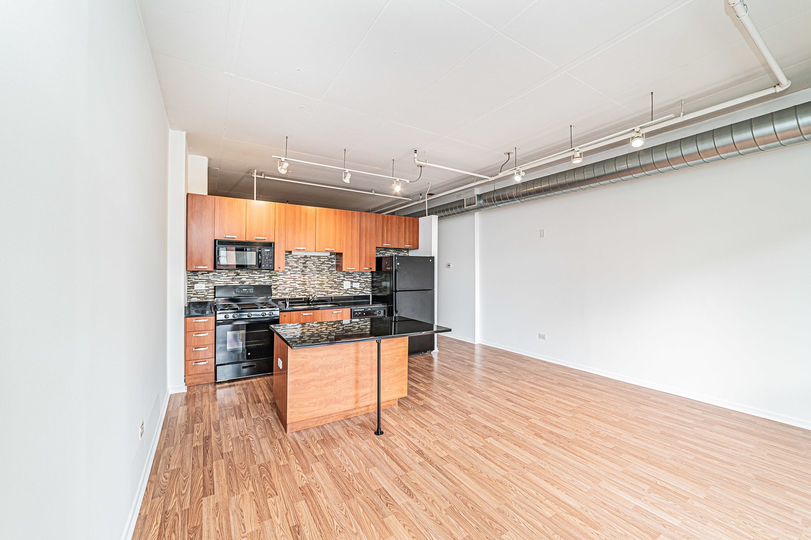 212 E CULLERTON Street Unit: 407