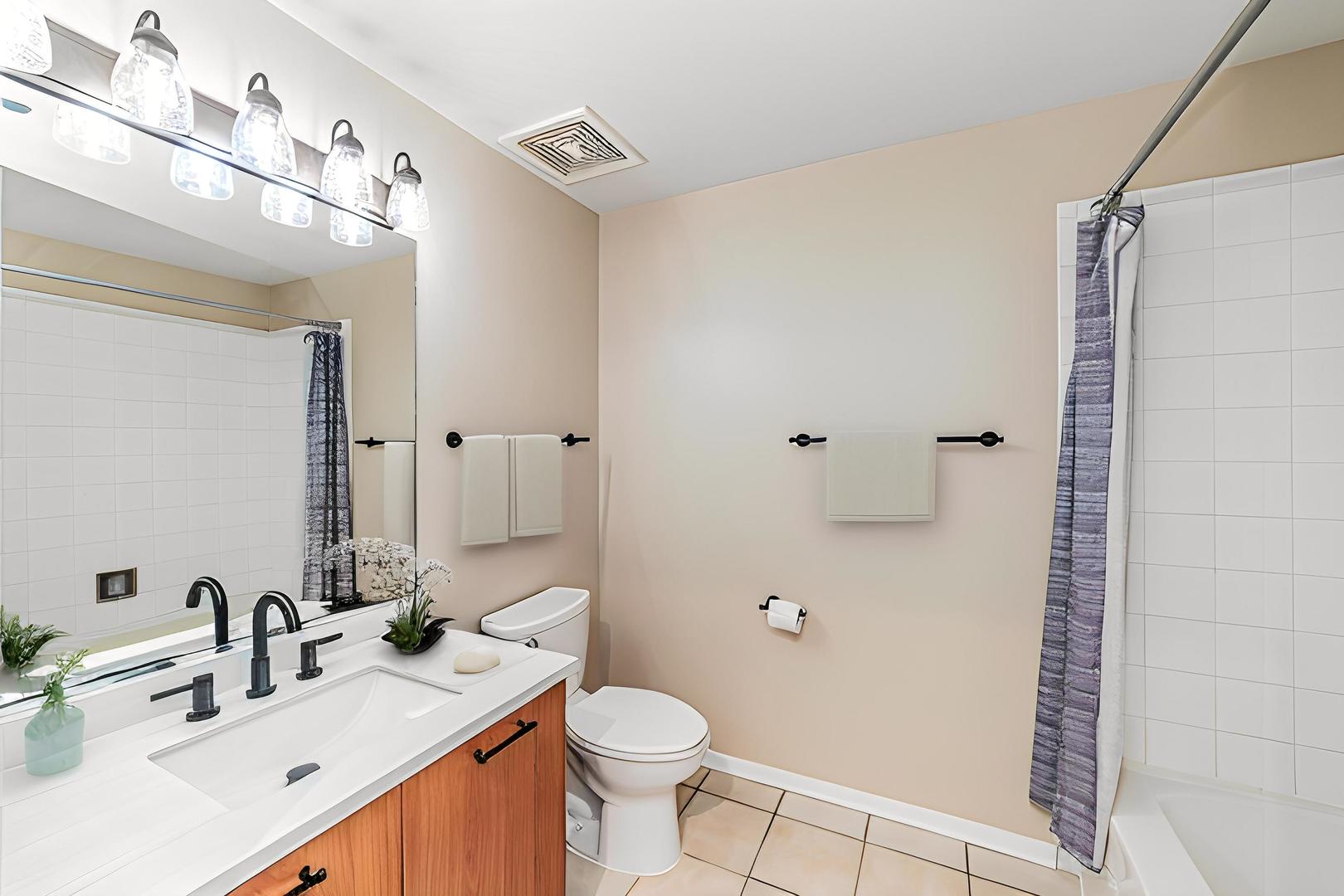 212 E CULLERTON Street Unit: 407