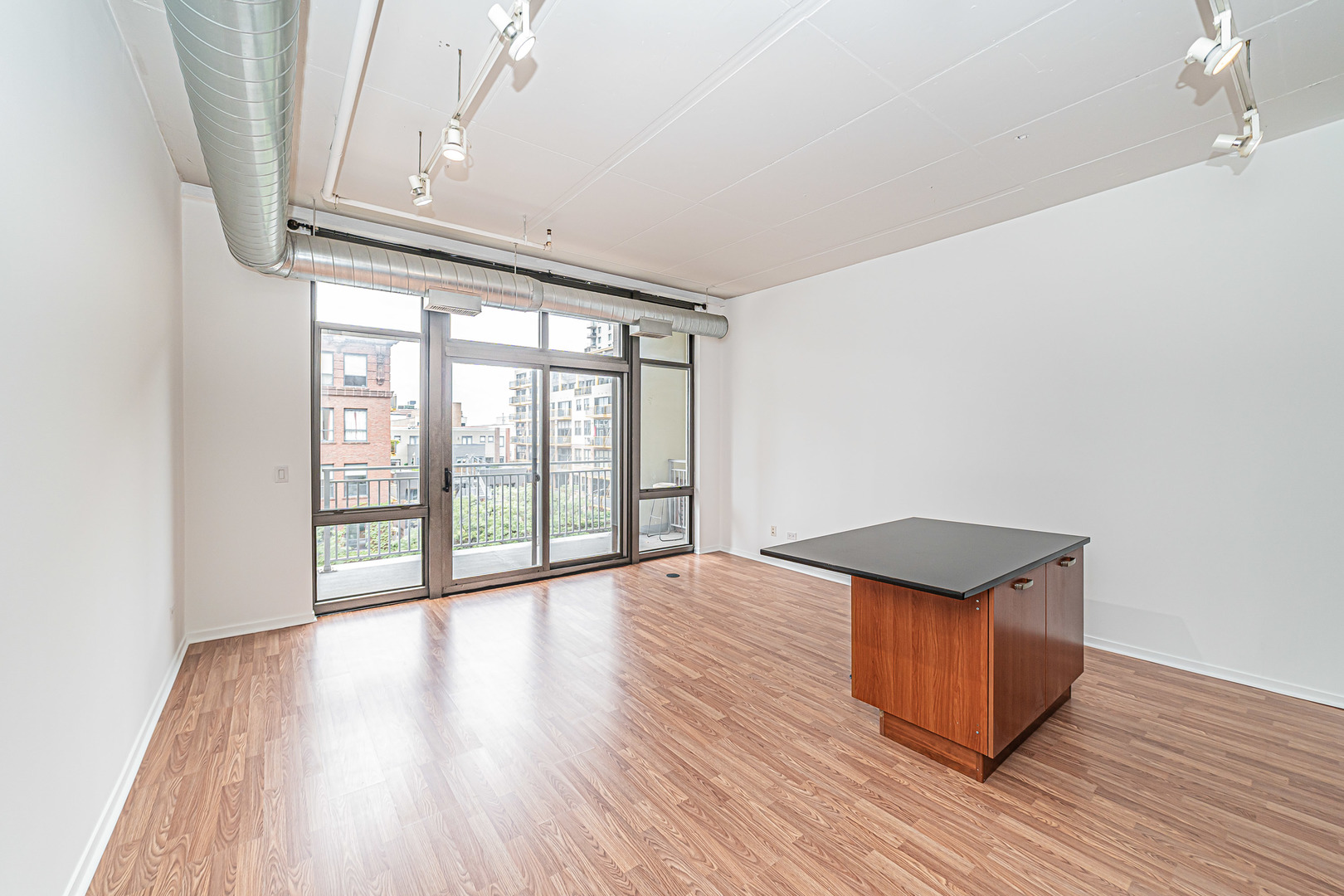 212 E CULLERTON Street Unit: 407