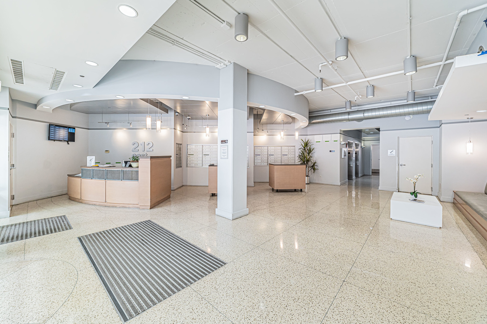 212 E CULLERTON Street Unit: 407