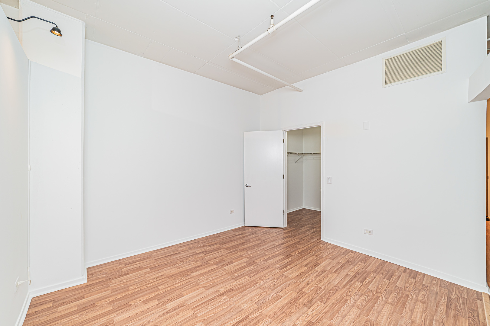 212 E CULLERTON Street Unit: 407