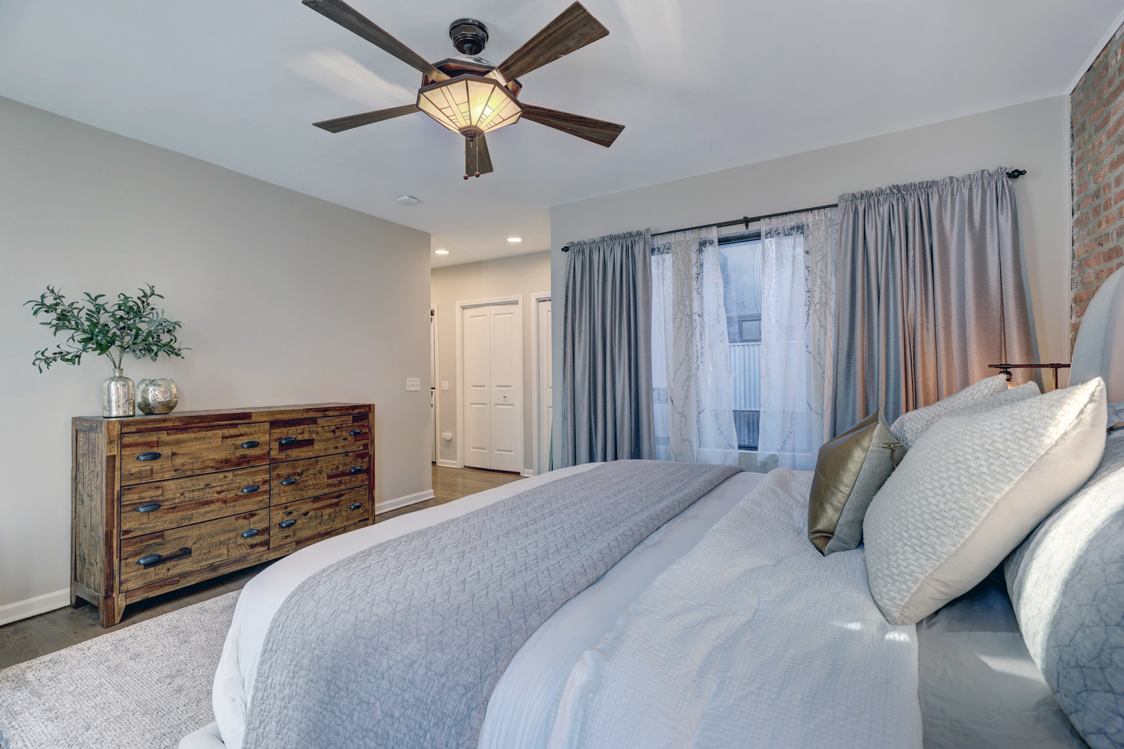 1424 W Grand Avenue Unit: 1