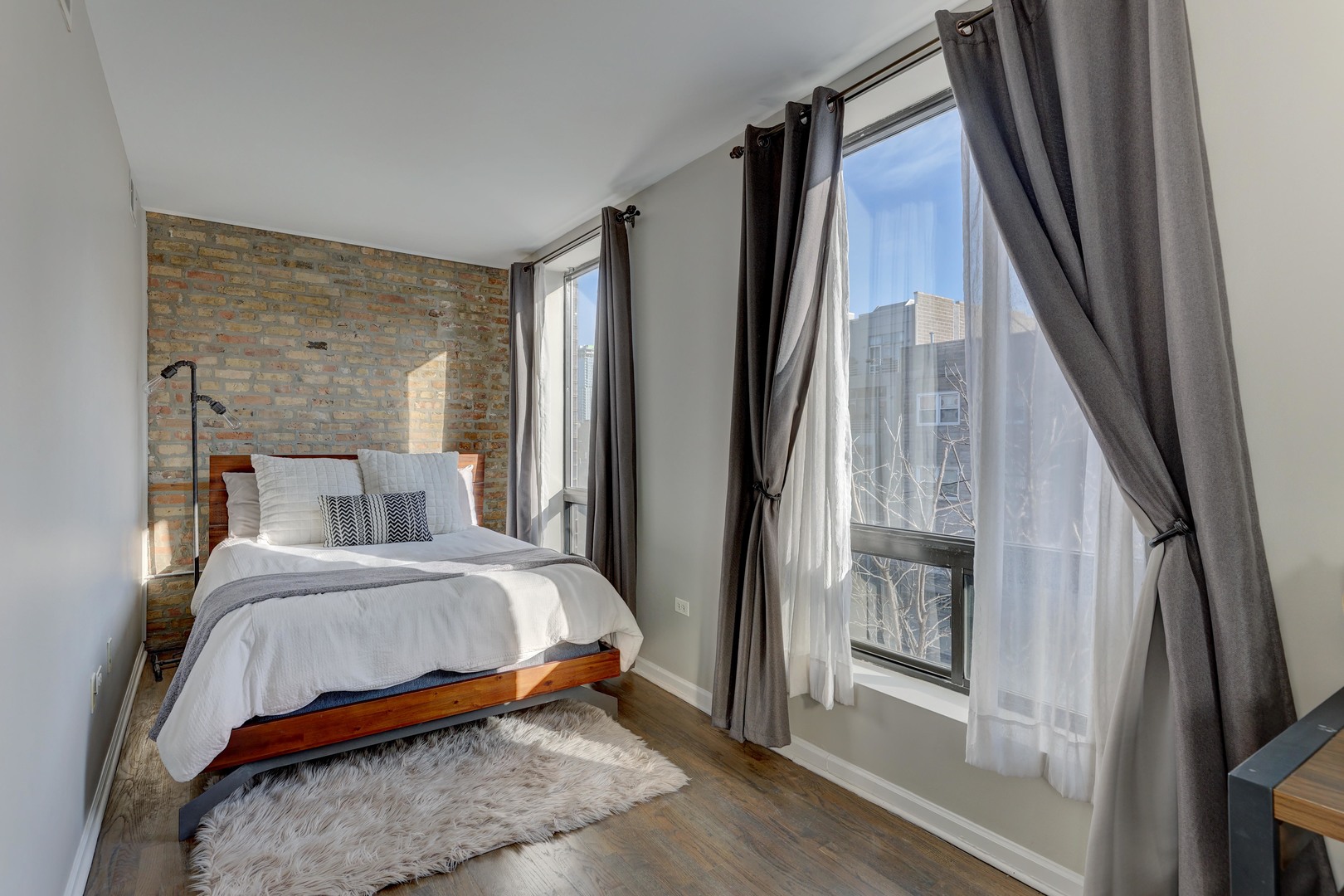 1424 W Grand Avenue Unit: 1