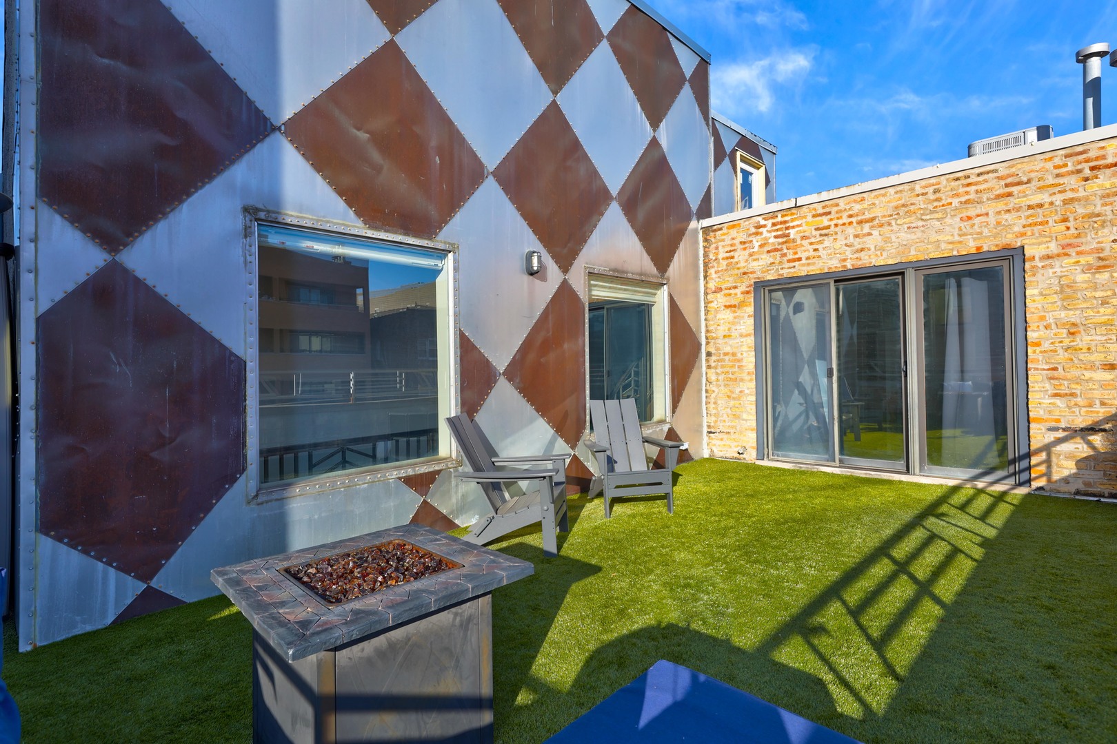 1424 W Grand Avenue Unit: 1