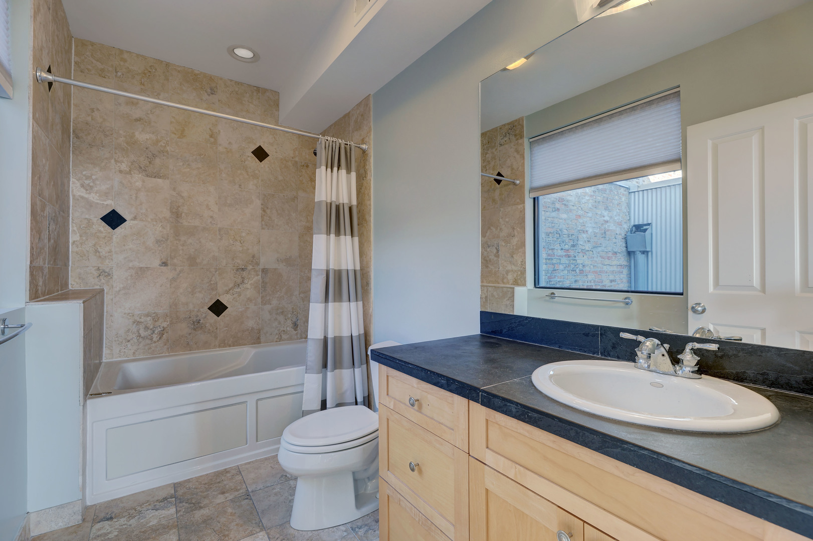 1424 W Grand Avenue Unit: 1