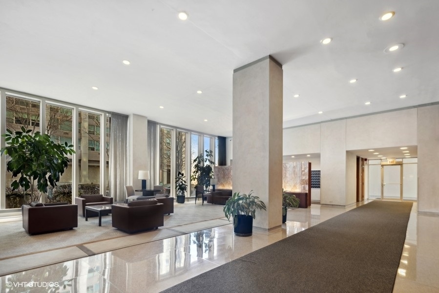 3550 N Lake Shore Drive Unit: 1825