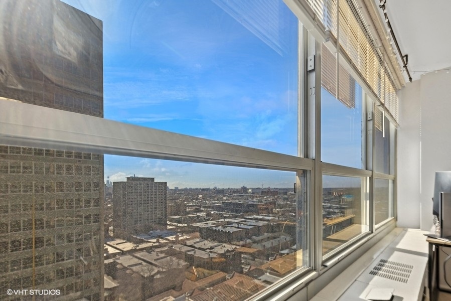 3550 N Lake Shore Drive Unit: 1825