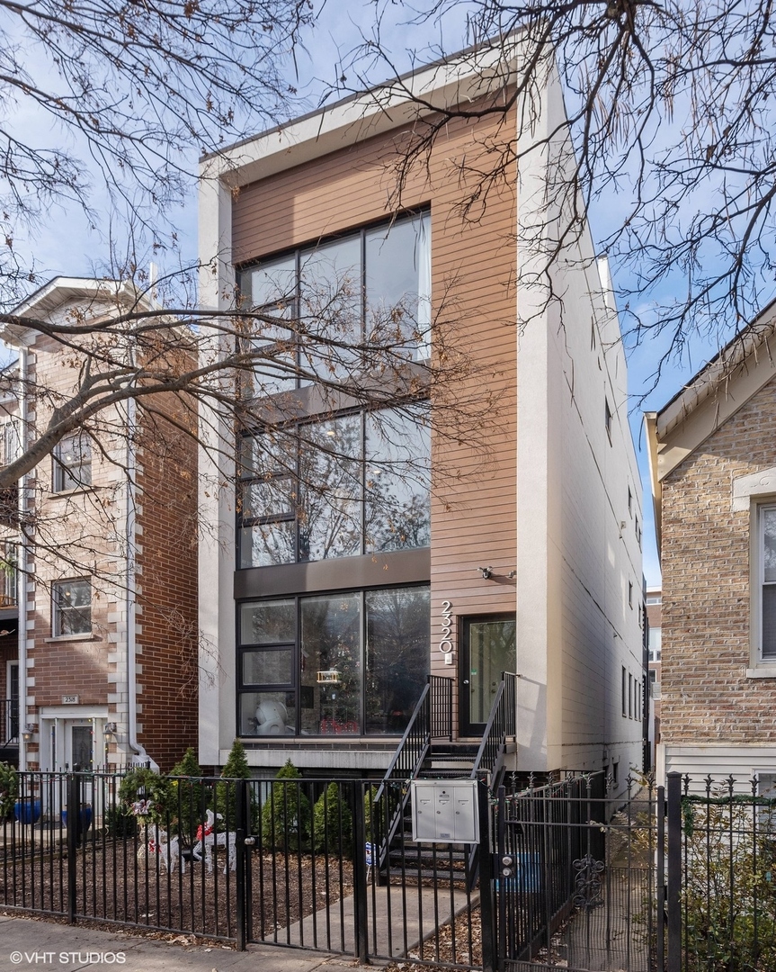 2320 N Hamilton Avenue Unit: 2