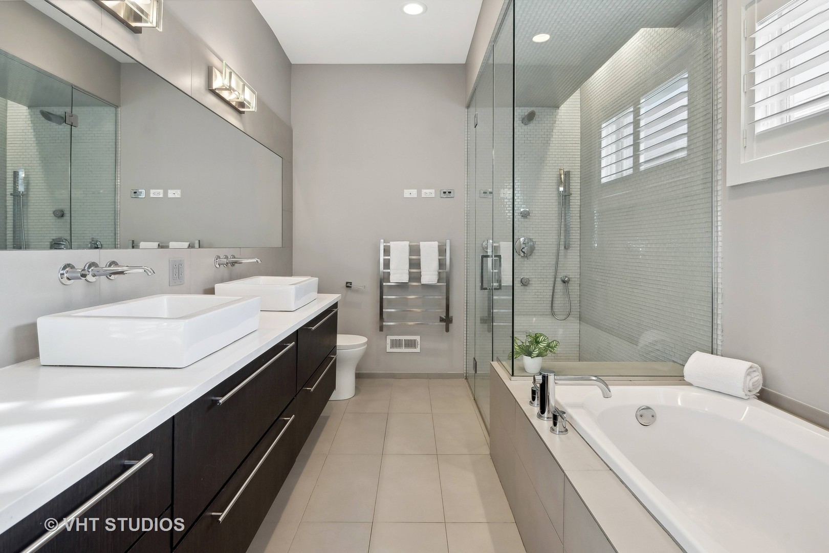 2320 N Hamilton Avenue Unit: 2