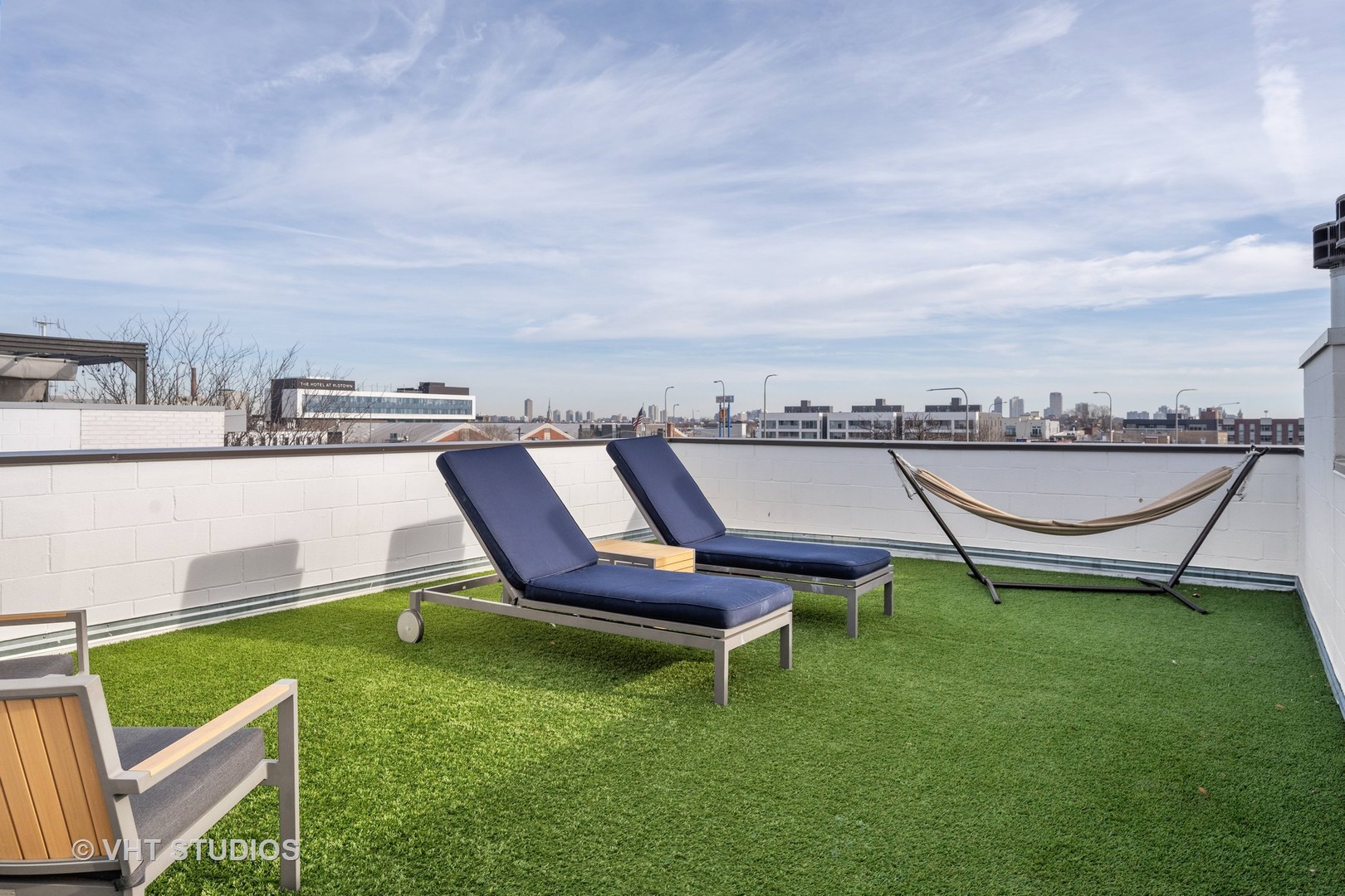 2320 N Hamilton Avenue Unit: 2