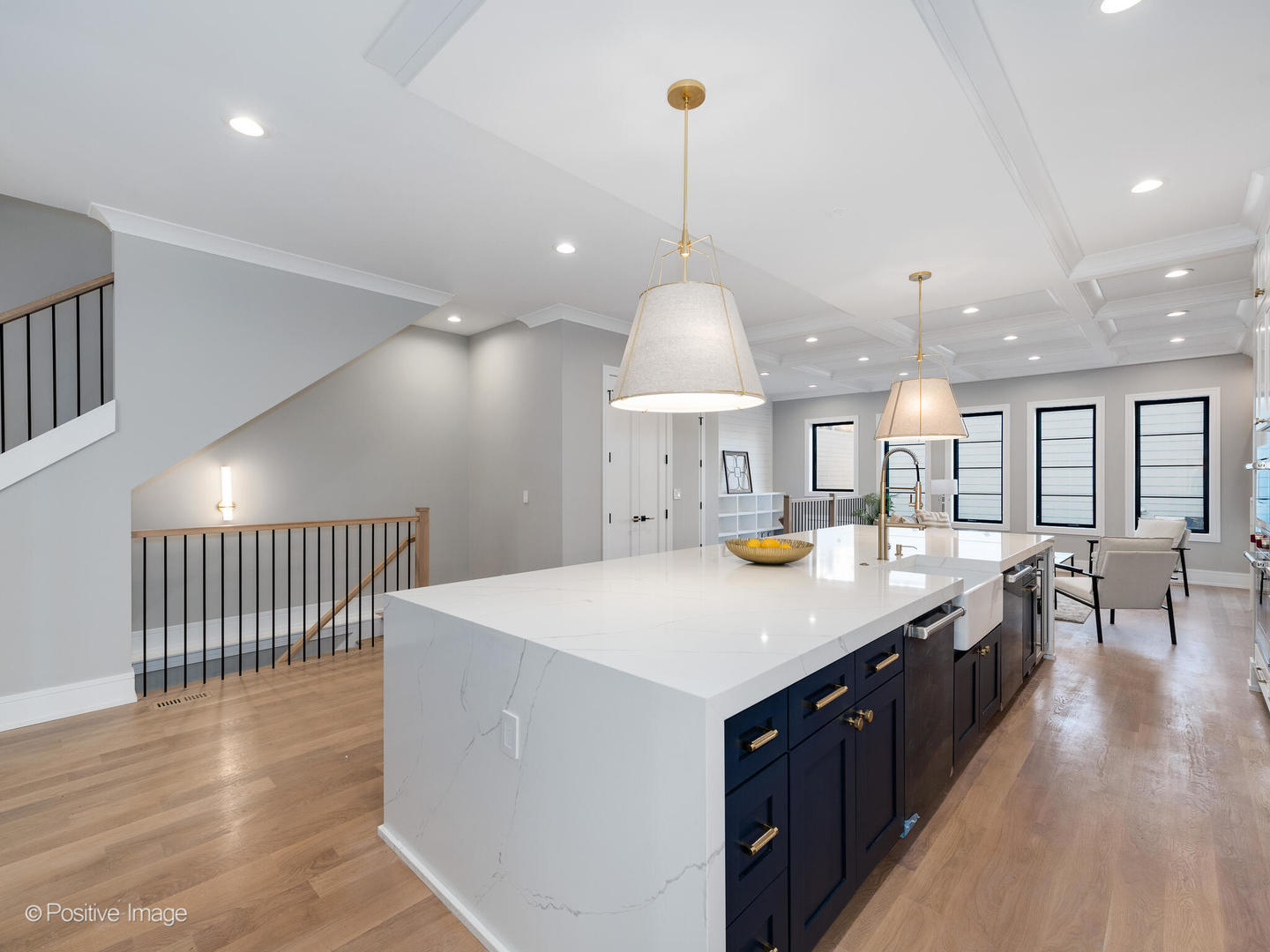 2520 W WILSON Avenue