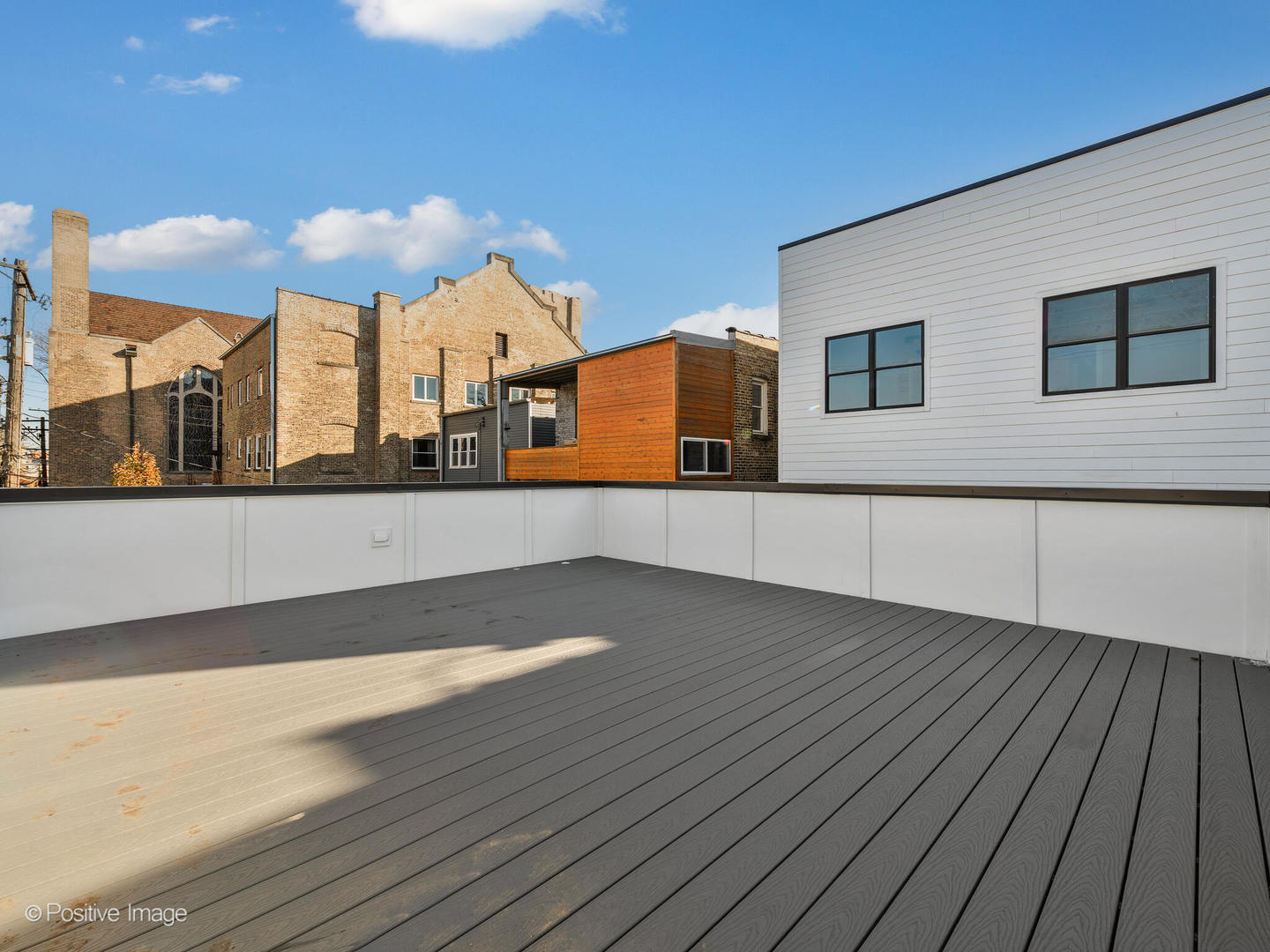 2520 W WILSON Avenue