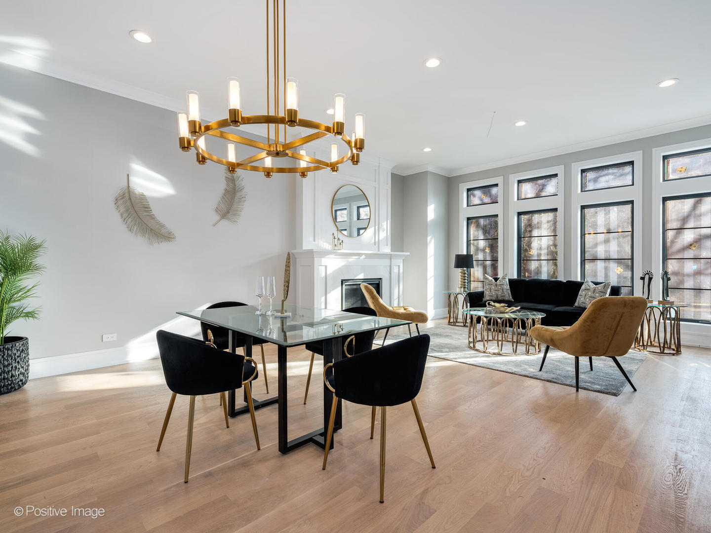 2520 W WILSON Avenue