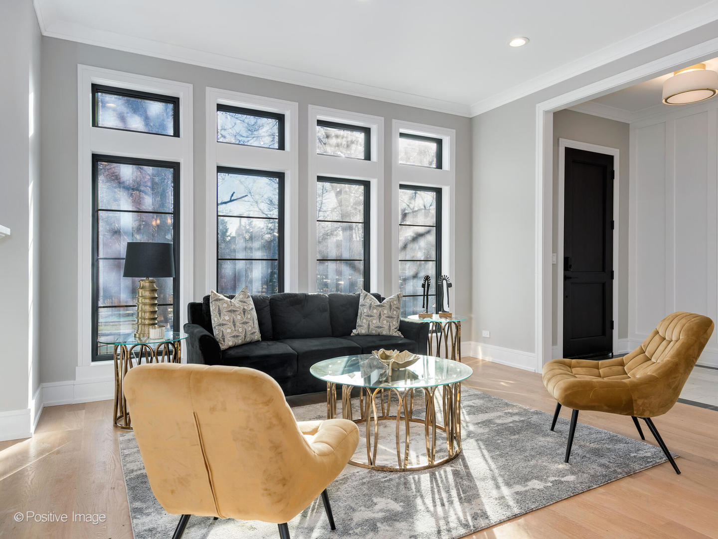 2520 W WILSON Avenue