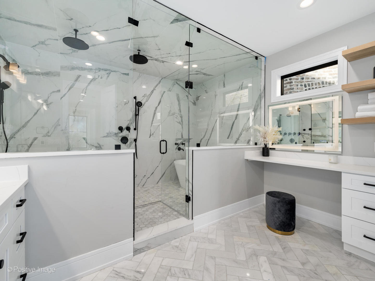 2520 W WILSON Avenue