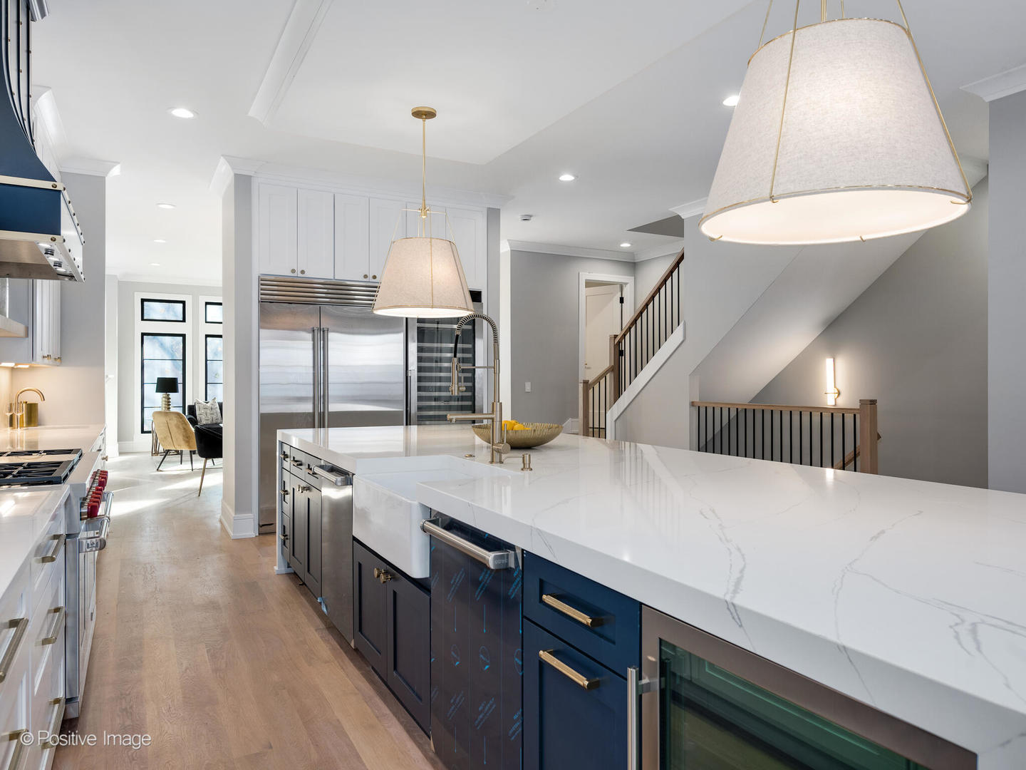 2520 W WILSON Avenue