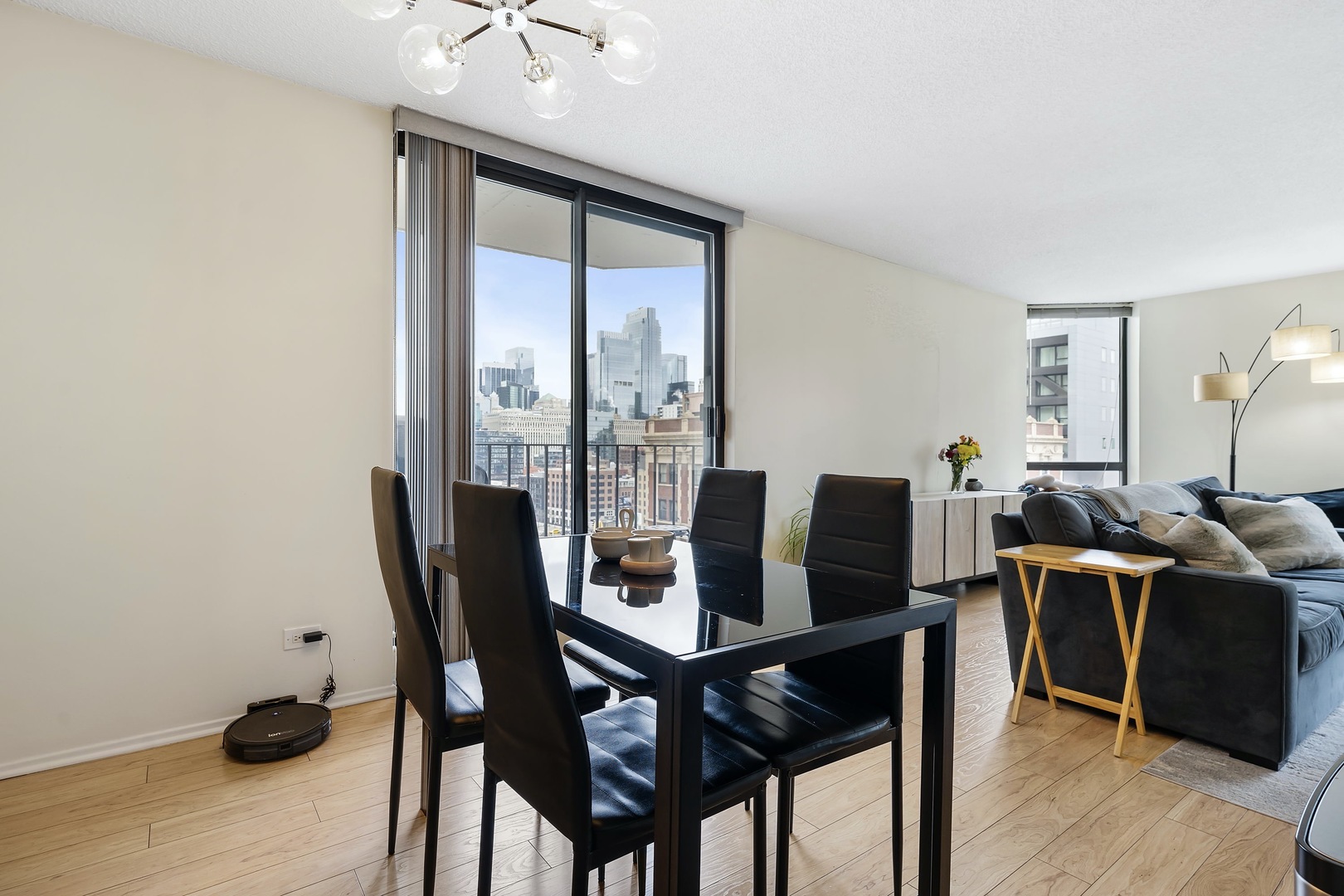 70 W Huron Street Unit: 1409