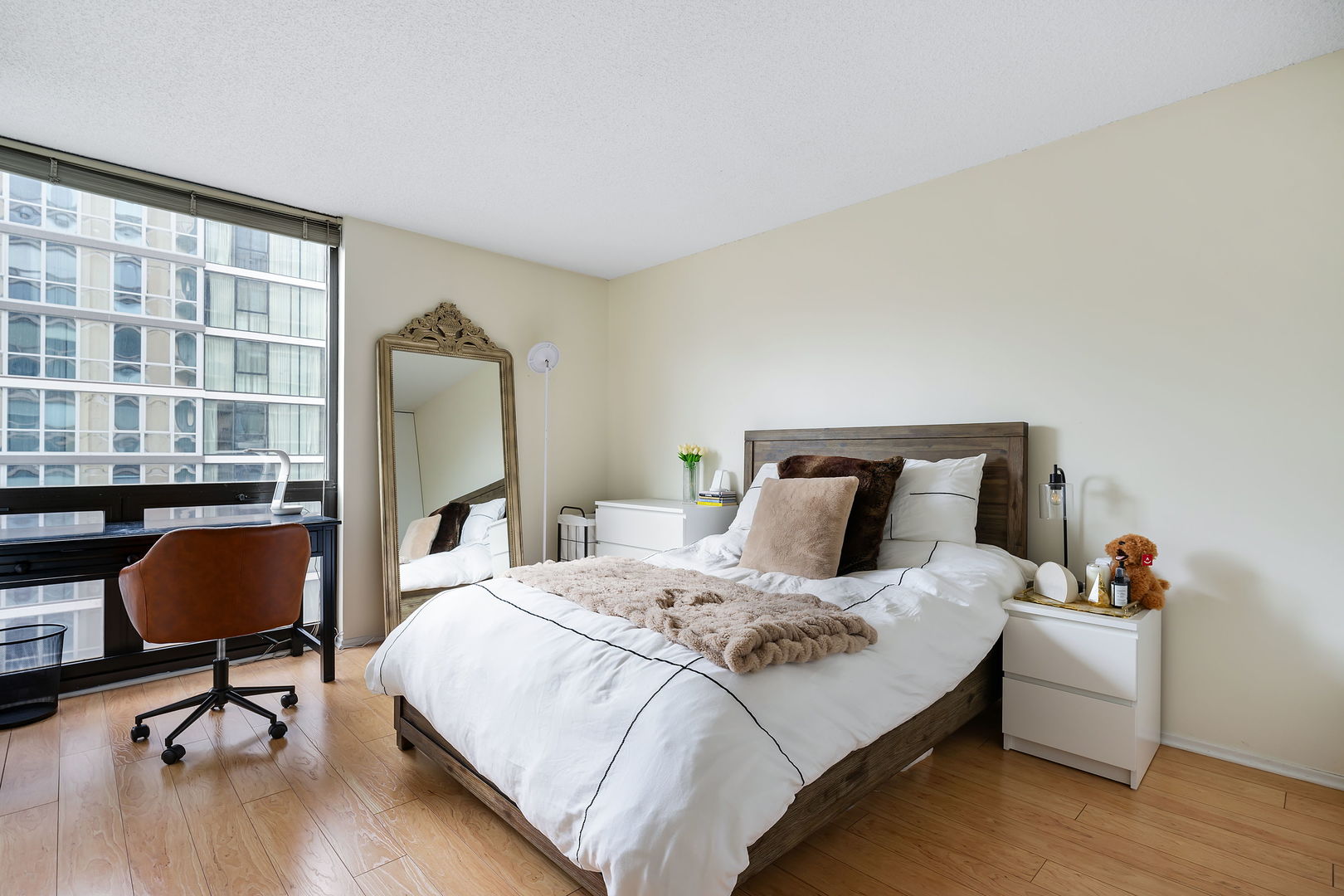 70 W Huron Street Unit: 1409