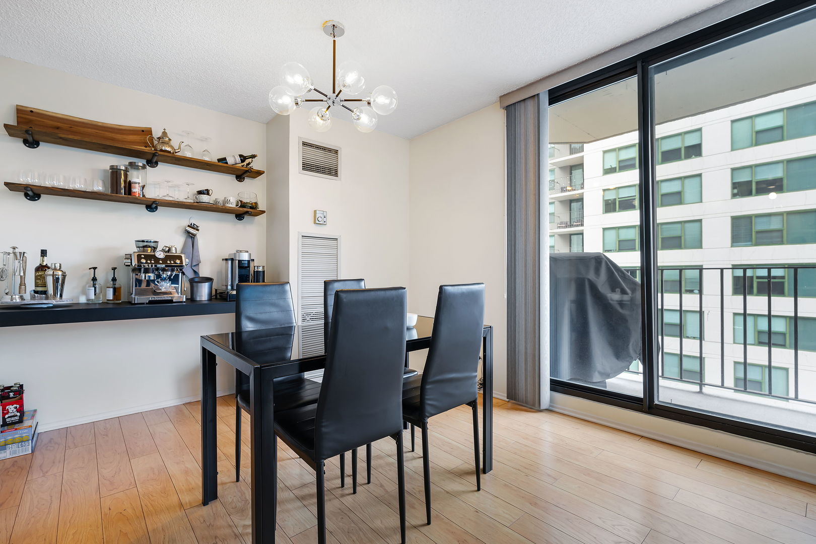 70 W Huron Street Unit: 1409