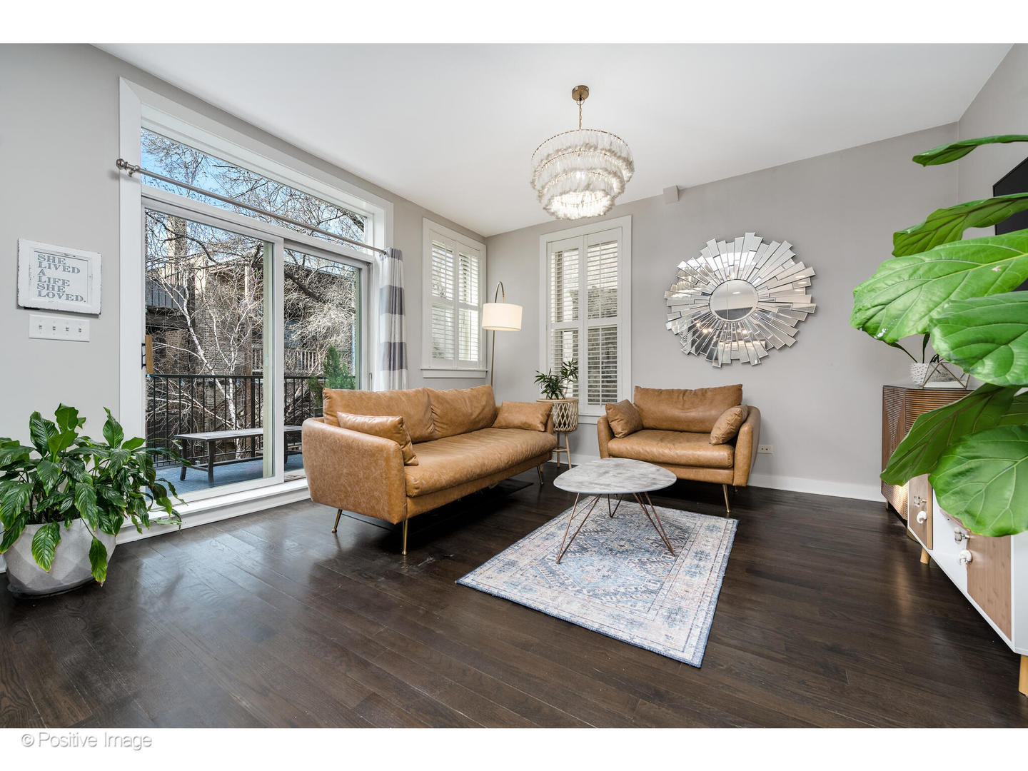 1525 N CLAREMONT Avenue Unit: 2B