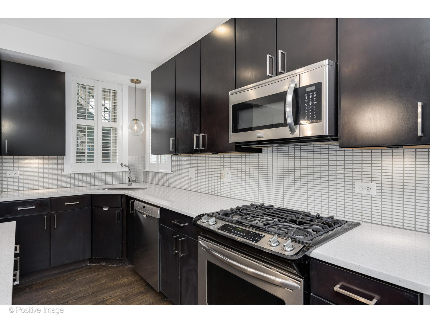 1525 N CLAREMONT Avenue Unit: 2B