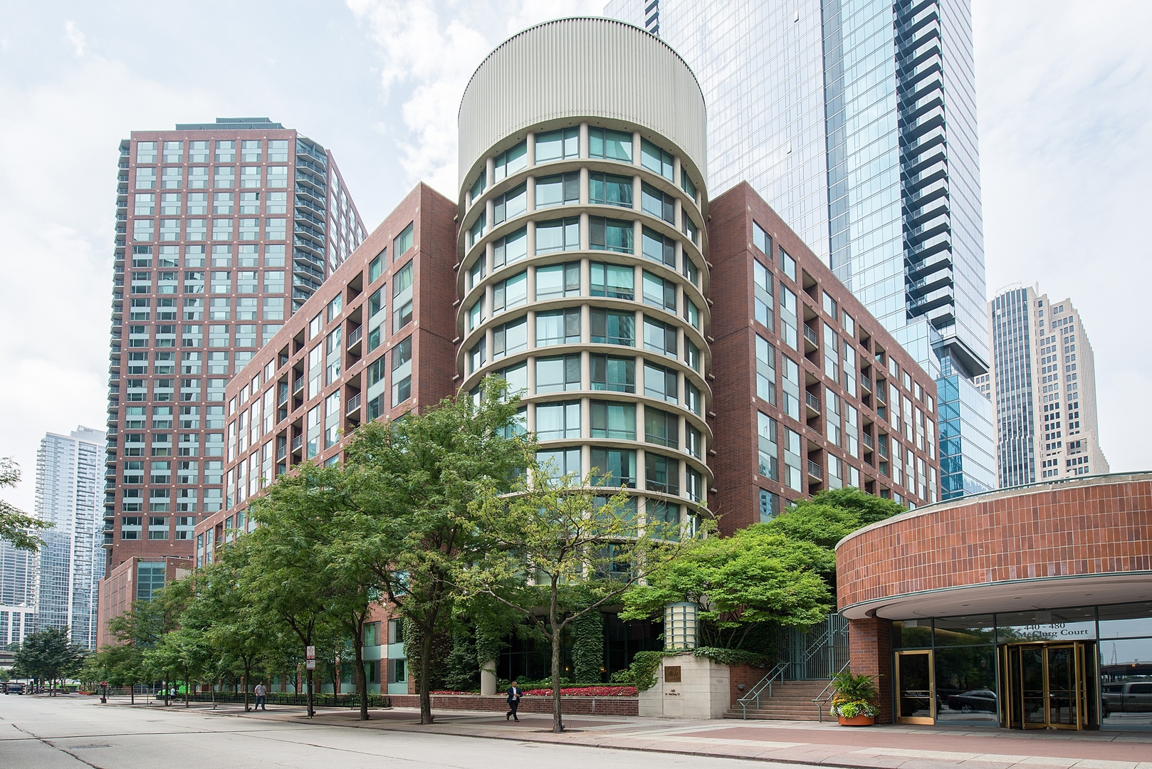 440 N MCCLURG Court Unit: 114
