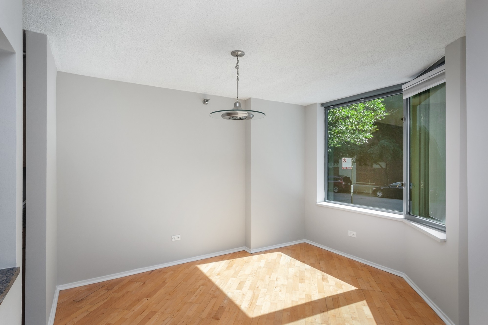 440 N MCCLURG Court Unit: 114