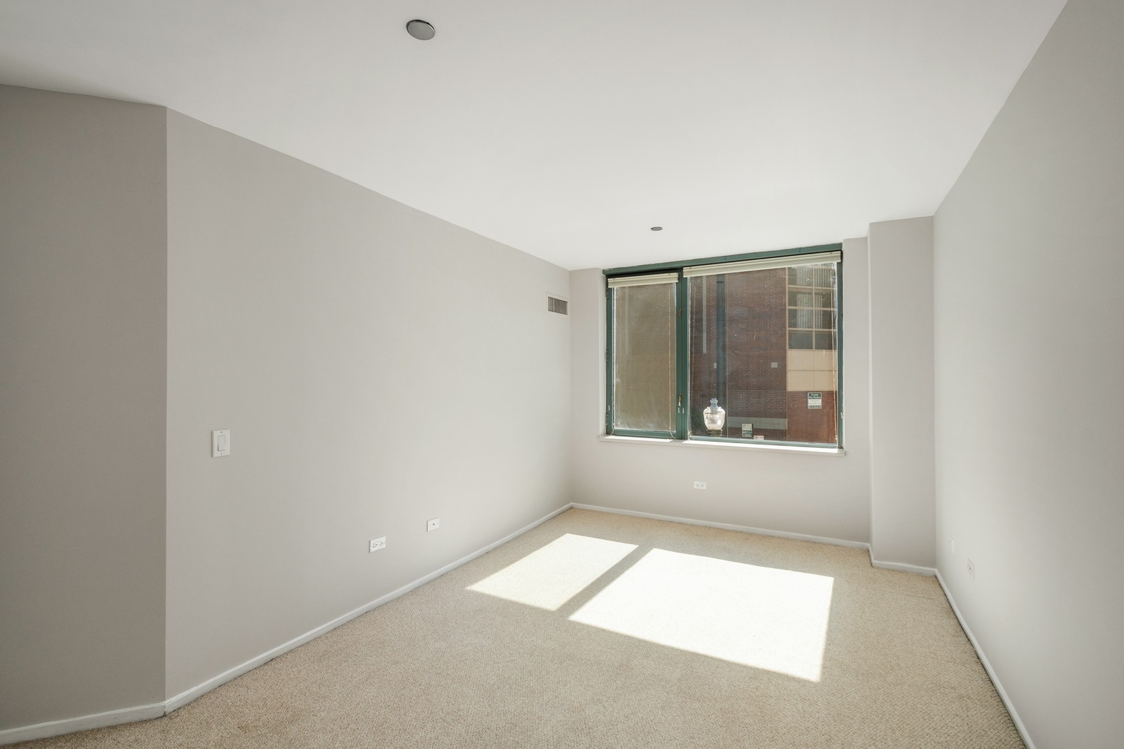 440 N MCCLURG Court Unit: 114