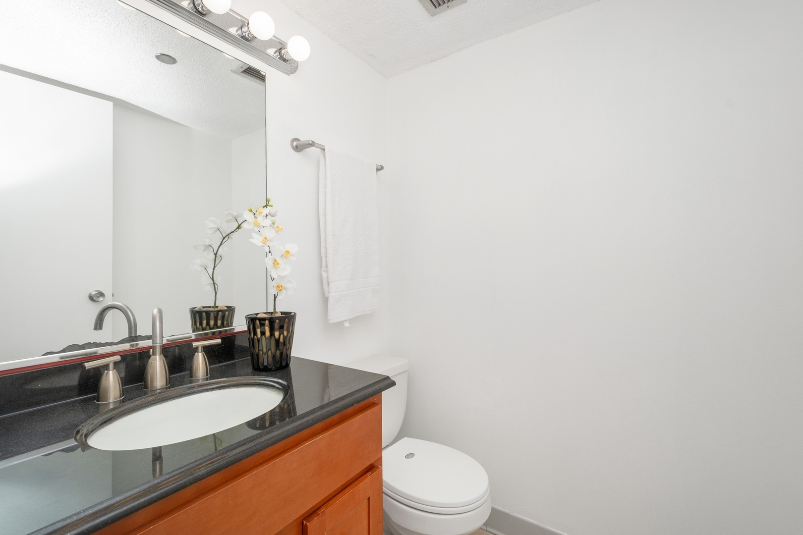 440 N MCCLURG Court Unit: 114