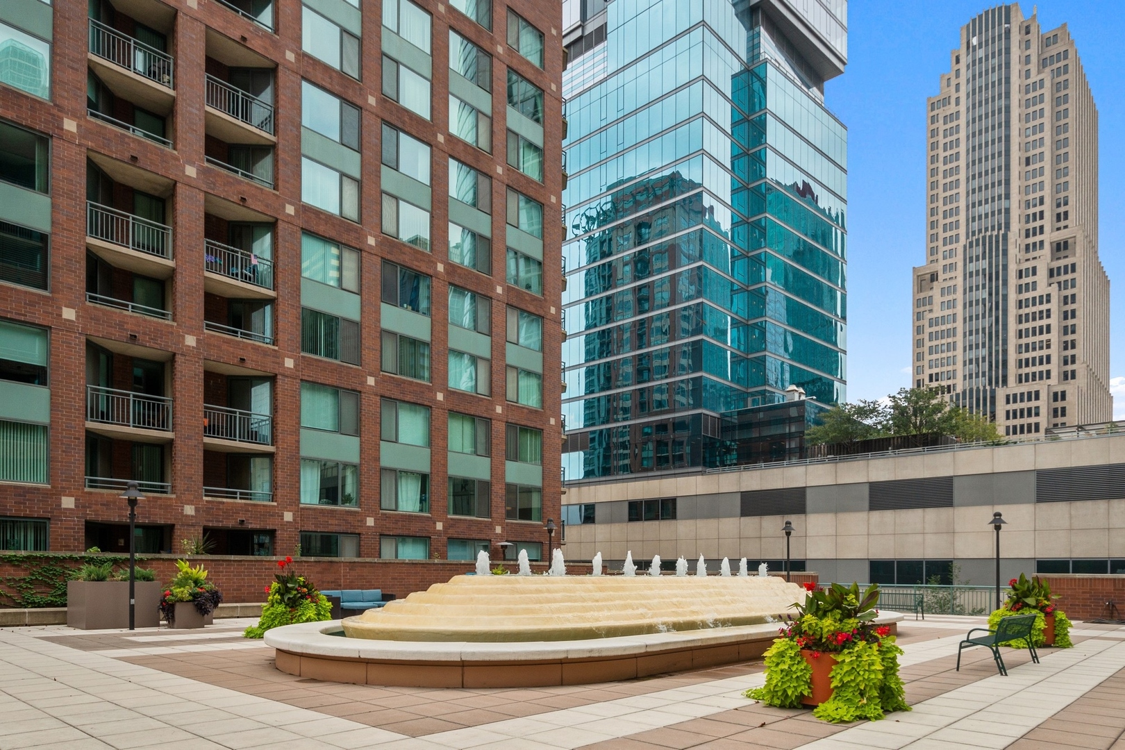 440 N MCCLURG Court Unit: 114