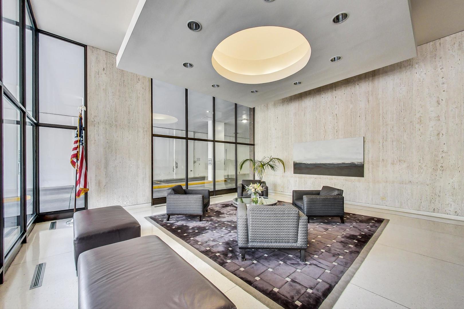 1636 N Wells Street Unit: 912