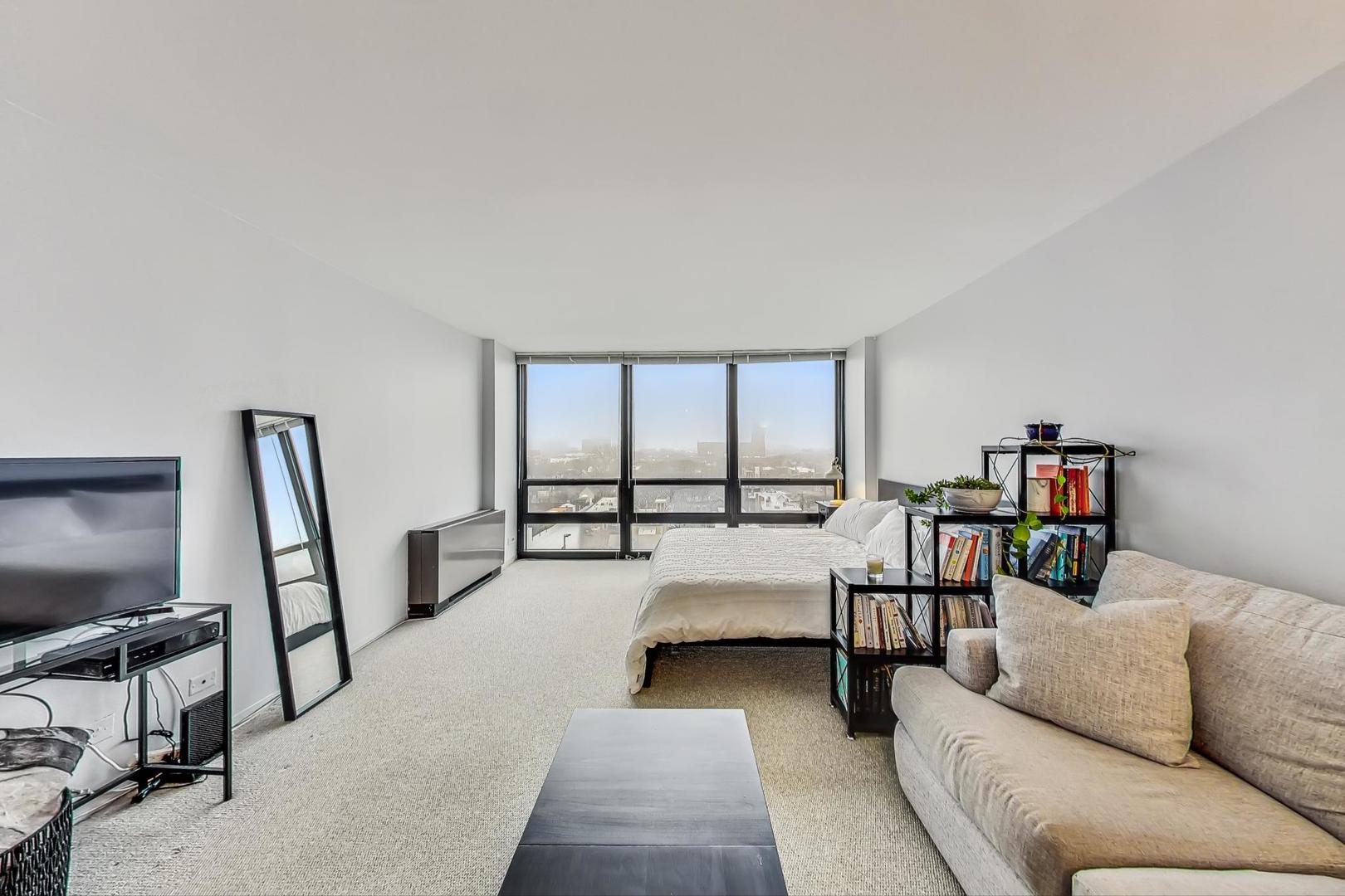 1636 N Wells Street Unit: 912