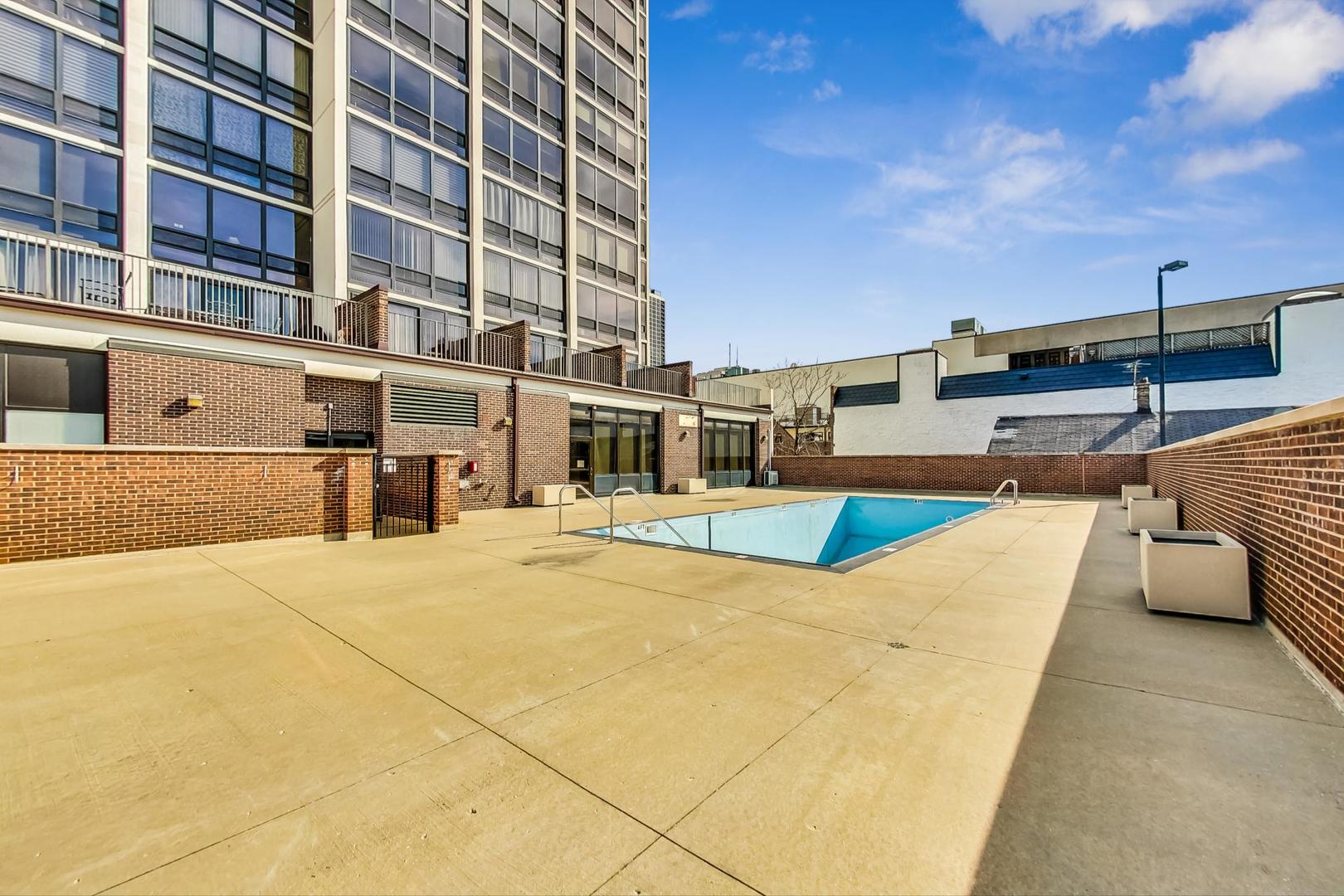 1636 N Wells Street Unit: 912