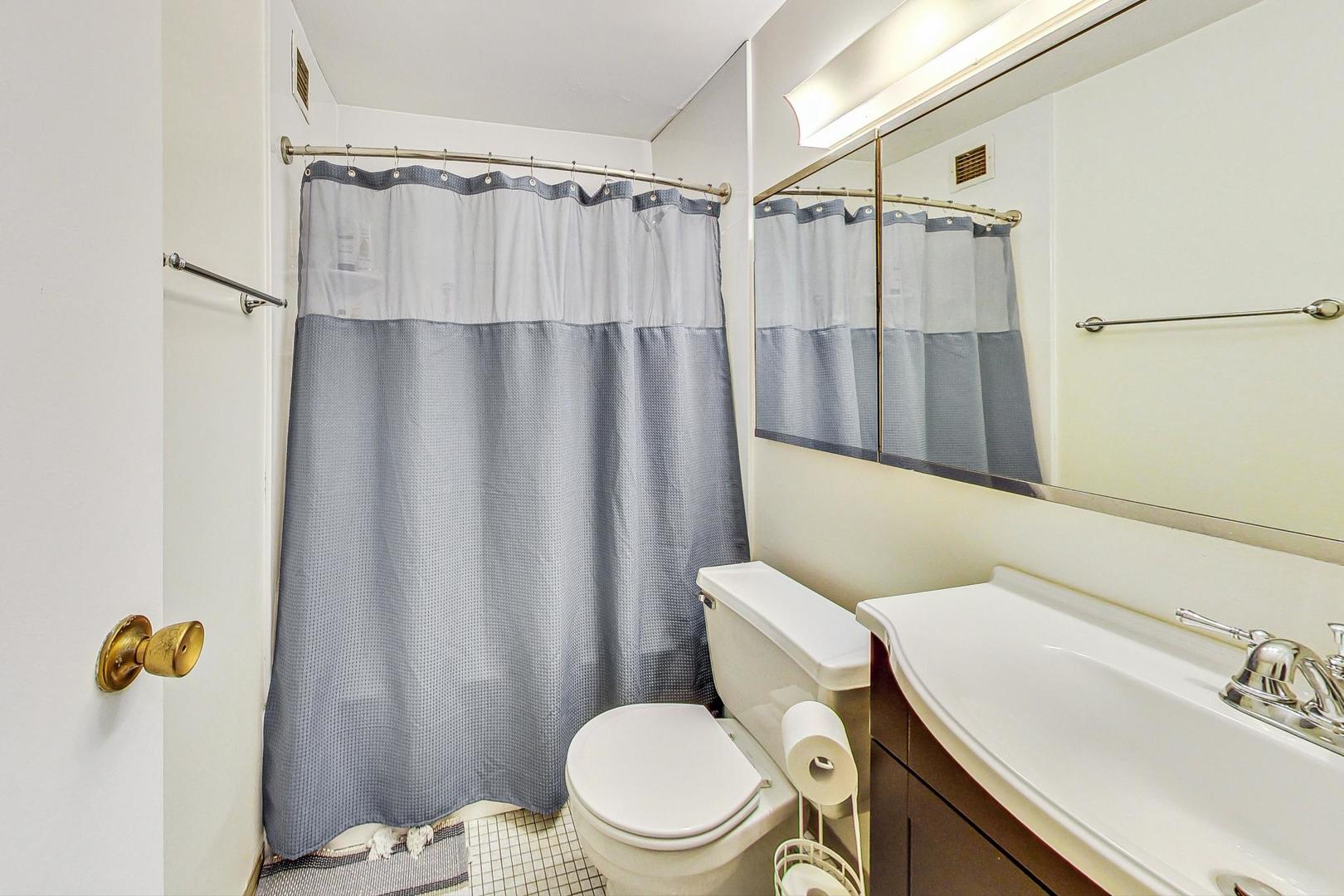 1636 N Wells Street Unit: 912