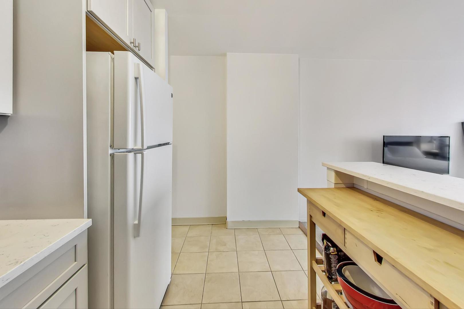 1636 N Wells Street Unit: 912