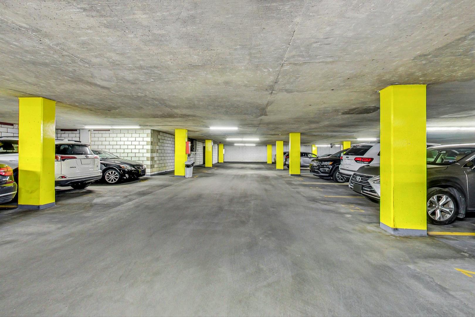 1636 N Wells Street Unit: 912